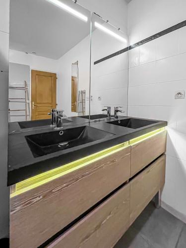 Gambar di galeri bagi Un joli coin de paradis - Villa avec piscine et jacuzzi di Gras