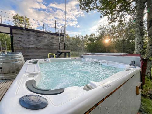 Gambar di galeri bagi Un joli coin de paradis - Villa avec piscine et jacuzzi di Gras