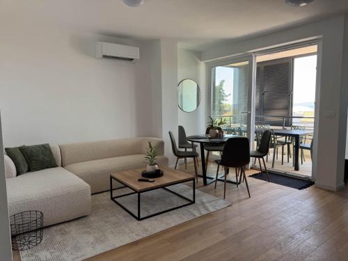 3 Bedroom Apartment La Casa Marcina