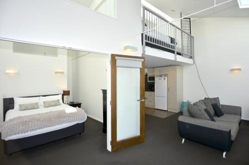 Letto o letti in una camera di Southwark Hotel & Apartments