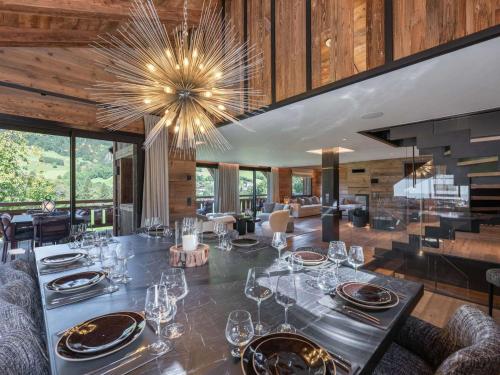 Chalet d'Exception à Megève avec Piscine et Cinéma - FR-1-569-194