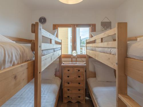 Postel nebo postele na pokoji v ubytování Charmant appartement au Vieil Alpe pour familles - FR-1-645-76