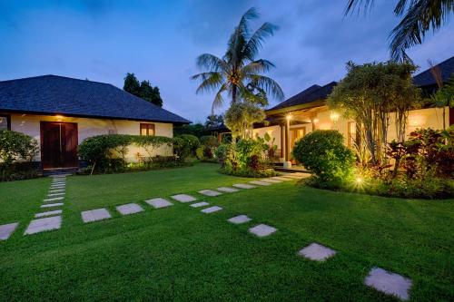 Κήπος έξω από το Ketewel Villa by Sanga Sanga Hospitality