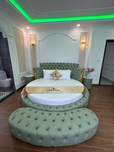 Χώρος καθιστικού στο Love Hotel Tô Ký