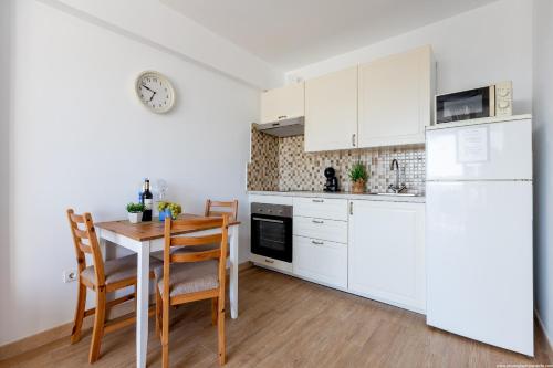 Ocean View apartment Las Americas