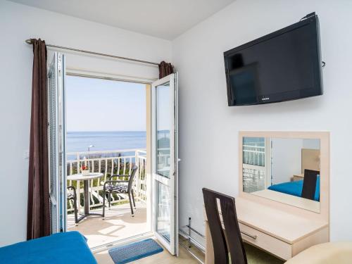 Villa Samba - Studio Apartment with Balcony and Sea View