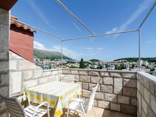 Guest House Misita - One Bedroom Apartment with Balcony and Sea View
