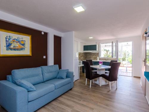 Apartments Paula - One Bedroom Apartment with Shared Terrace