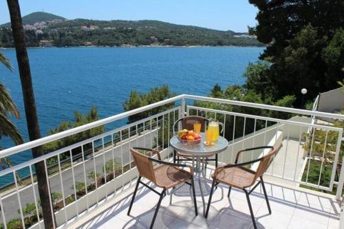 Apartments Lozica - Standard Studio Apartment with Terrace and Sea View
