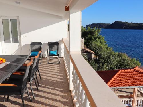 Apartments Villa Senija - Three Bedroom Apartment with Terrace and Sea View Rosemary