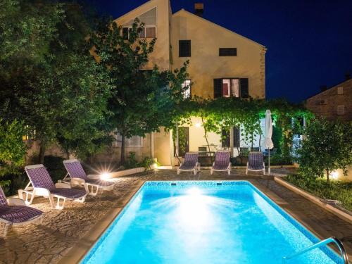 Villa Roza - One-Bedroom Apartment with Balcony