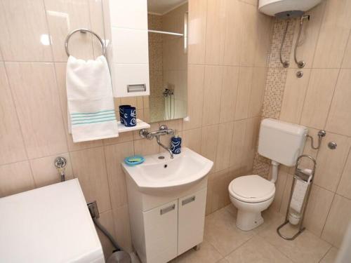 Apartment Meri - Two Bedroom Apartment with Balcony