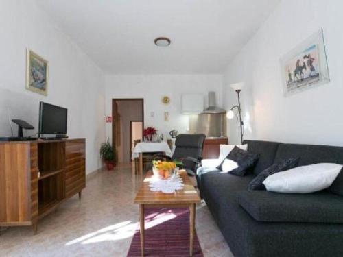 Apartment Anita Gru - One-Bedroom Apartment with Balcony