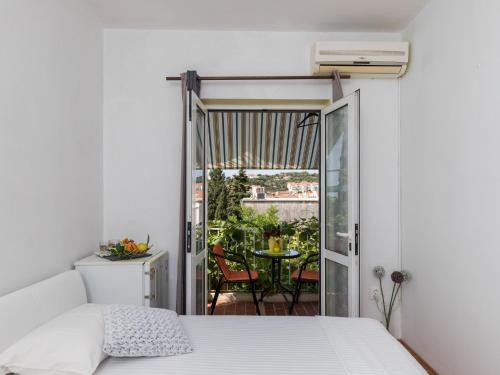 Guest House Bradas- Twin Room with Shared Bathroom No4