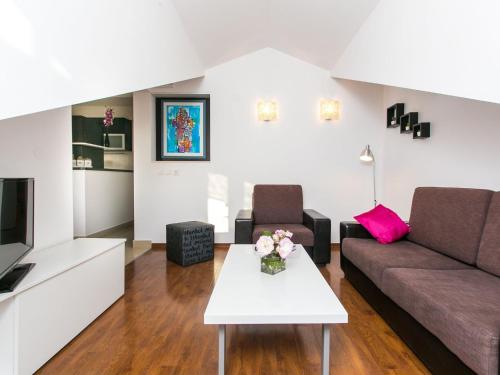 Apartment Marlo - Two-Bedroom Apartment with Balcony Top Floor