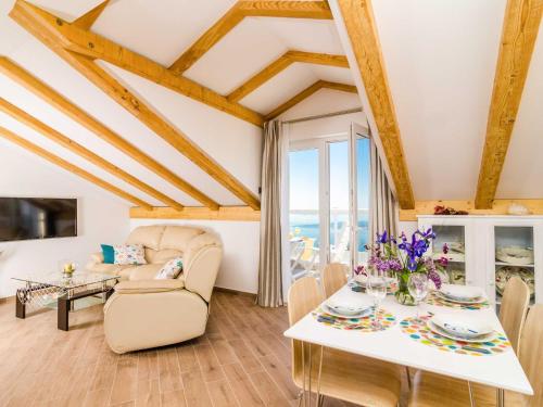 Apartments Knego - Two Bedroom Apartment with Balcony and Sea View