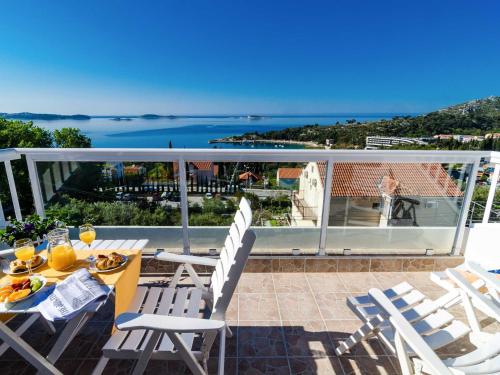 Apartments Knego - Two Bedroom Apartment with Balcony and Sea View