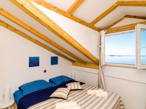 Apartments Knego - Two Bedroom Apartment with Balcony and Sea View