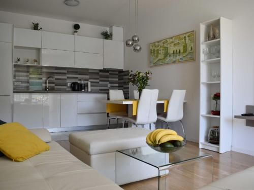 Apartment Vapor - Two Bedroom Apartment with Balcony