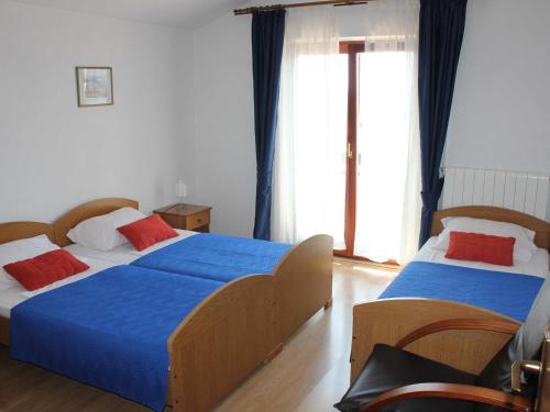 Giường trong phòng chung tại Guest House San Antonio-One Bedroom Apartment with Balcony no 2