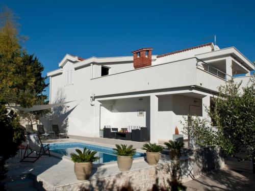 Holiday home Ingrid - Four Bedroom Holiday Home with Pool