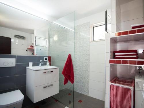 Holiday home Ingrid - Four Bedroom Holiday Home with Pool