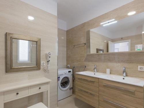 Amorino of Dubrovnik Apartments - Studio Apartment with Balcony and Sea View Apartment Lovor