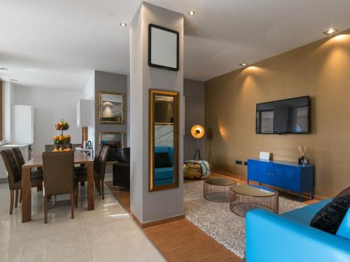 Apartment Frankie's Place - Two-Bedroom Apartment with Terrace and Sea View