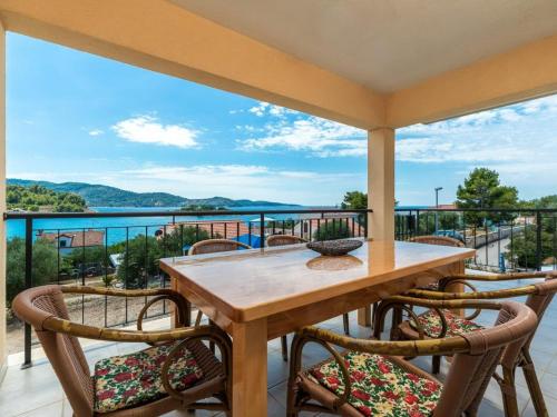 Apartments Fran-One Bedroom Apartment with Terrace and Sea View Fran 1