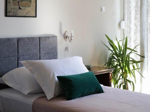 Luxury Suite Jasmin-Two Bedroom Suite with Hot Tub