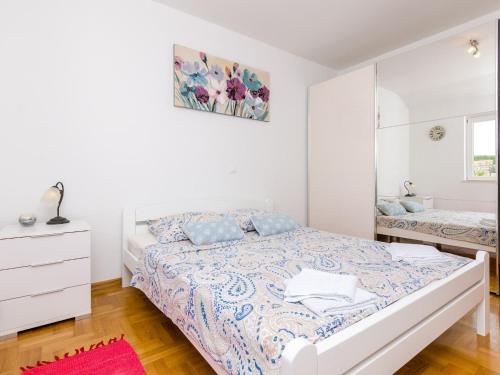 Ana Apartment - One Bedroom Apartment with Balcony