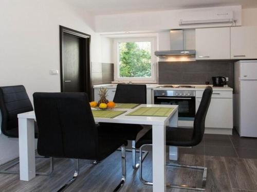 Villa Mia - One Bedroom Apartment With Balcony