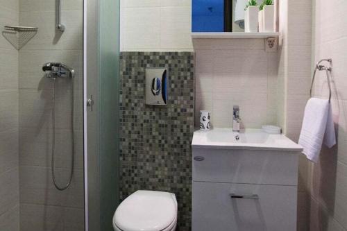 Villa Mia - One Bedroom Apartment With Balcony