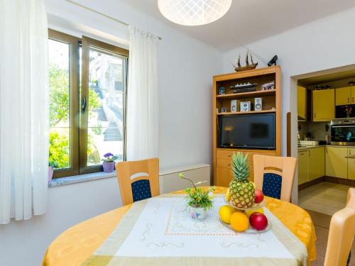 Apartment Veronika - One Bedroom Apartment with Terrace
