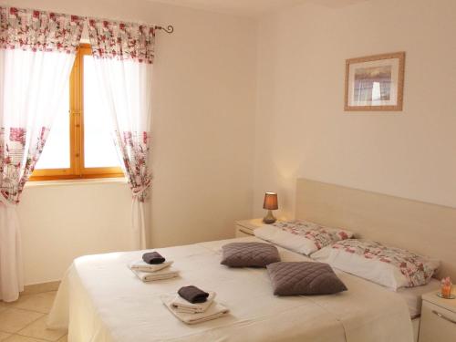 Apartments Lovro - One Bedroom Apartment with Terrace and Sea View 2