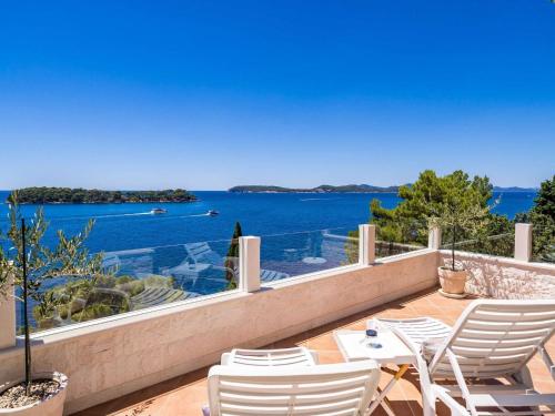 Apartments Lovro - One Bedroom Apartment with Terrace and Sea View 2
