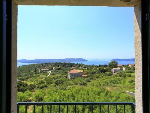 Apartment with sea view in Orasac