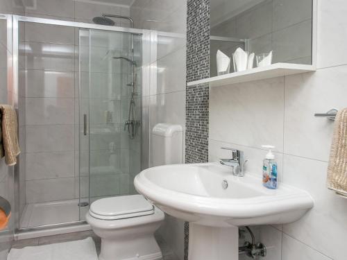Villa Mirjana - Studio Apartment with Terrace and Sea View Bogumila