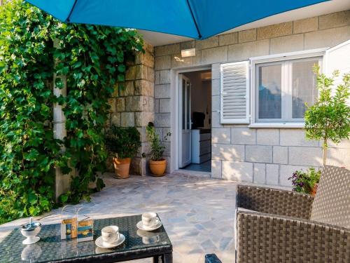 Apartments L&M - Studio Apartment with Terrace Vlahini