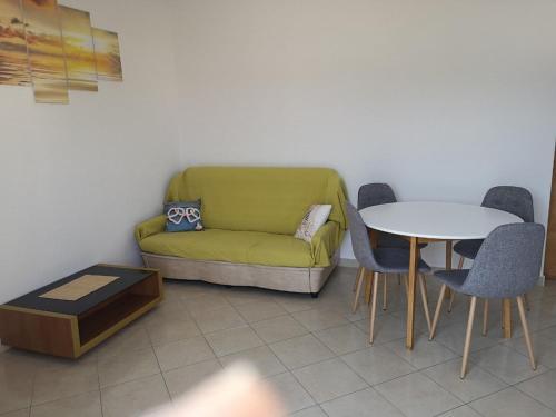 Apartment Marta - One Bedroom apartment with sea view