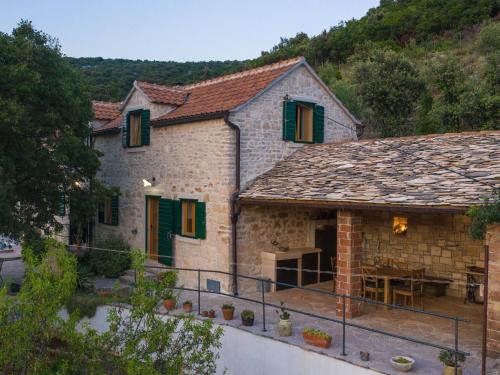 Villa Dol-Three Bedroom Villa with Pool