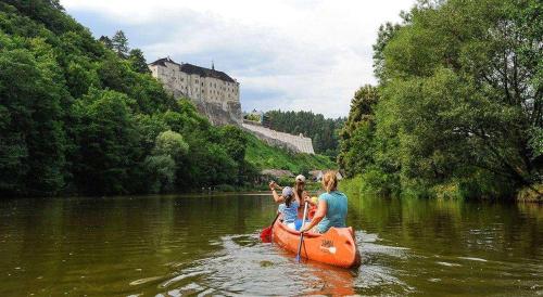 Gallery image of Glamping na samotě u lesa in Bechyně