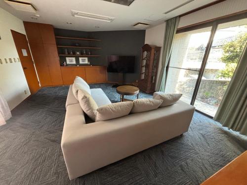 Fotografie z fotogalerie ubytování NOBU House 都会の喧騒から離れた隠れ家豪邸ステイ supported by COCOSTAY v destinaci Hirošima