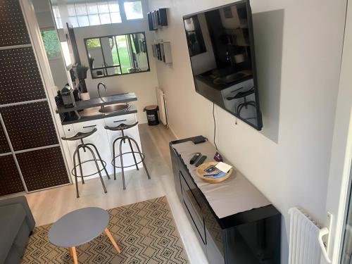 Photo de la galerie de l'établissement Tiny modern studio next to Croisette with AC, à Cannes