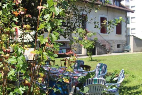 Belle villa savoyarde typique Lac 4 mn à pied