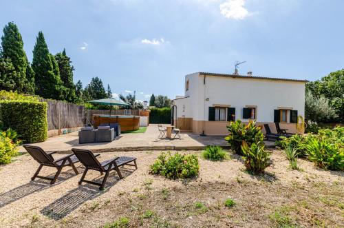 Κήπος έξω από το YourHouse La Suerte