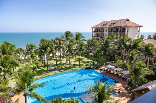 Bazén v ubytování Sunny Beach Resort & Spa Mui Ne nebo v jeho okolí