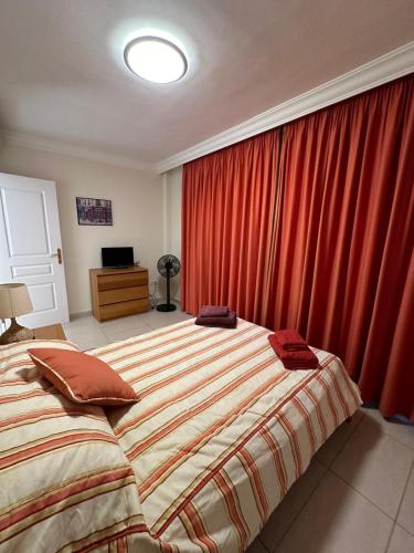 33 Pleasures Del Duque Apartment