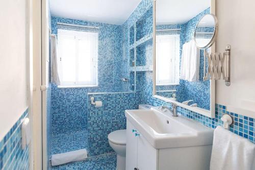 Nice house with courtyard in Puerta del Angel - Mauregato