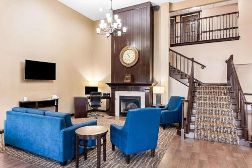Χώρος καθιστικού στο Comfort Inn & Suites Heath - Newark South